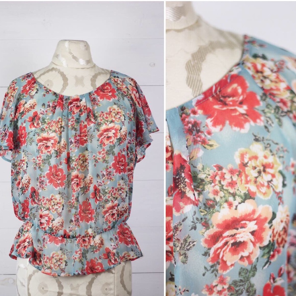 Forever 21 Floral Ruffled Short Sleeve Top